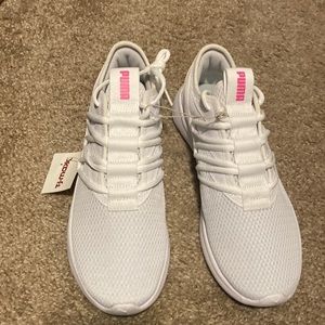 NEW PUMA white sneakers